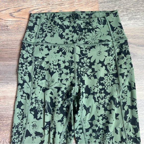 Lululemon In Movement 7/8 Tight *Everlux 25" Efflorescent Barracks Green Black - Picture 7 of 11